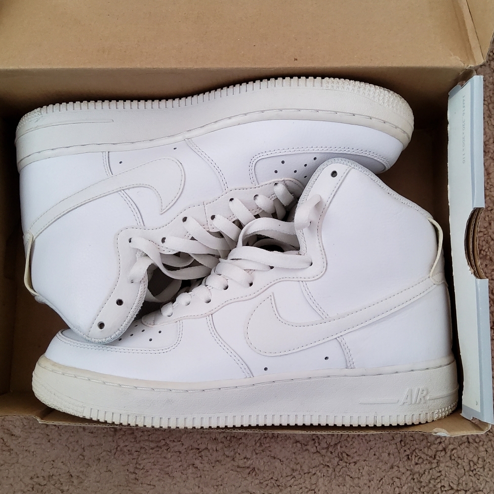 🔥Nike Air Force 1 '07 Mens White Sneakers Size 7.5🔥 - Picture 4 of 16